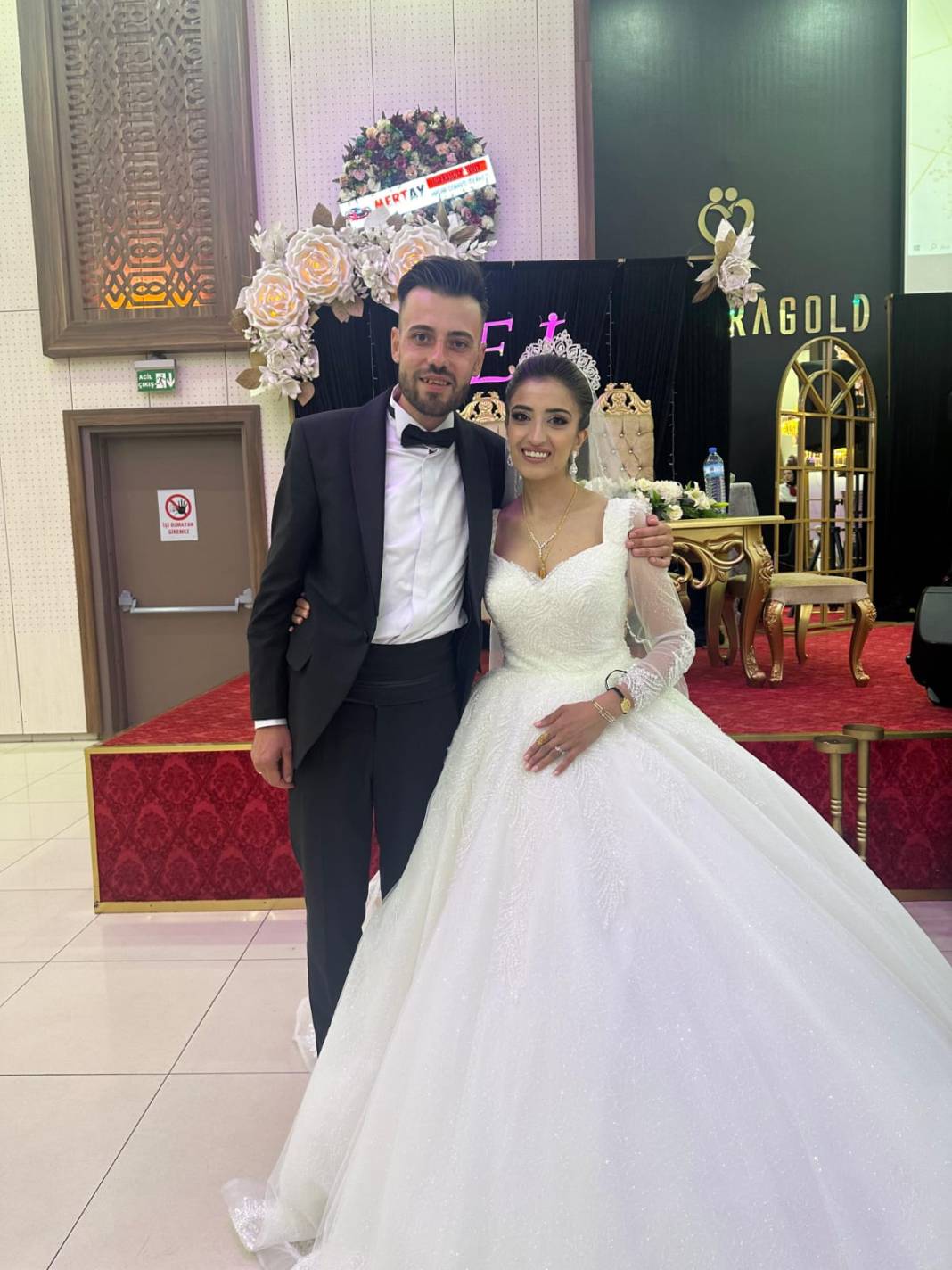 Elif ile İsmail dünyaevine girdi 1